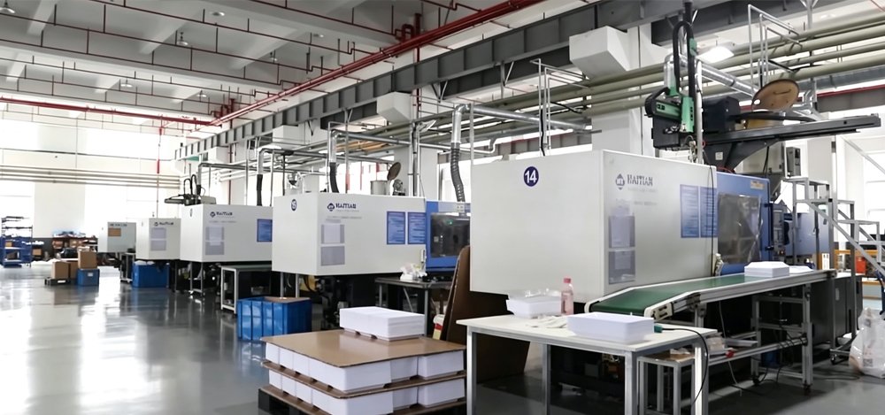 Guanzhong Disposable Plastic Plate Manufacturer Factory